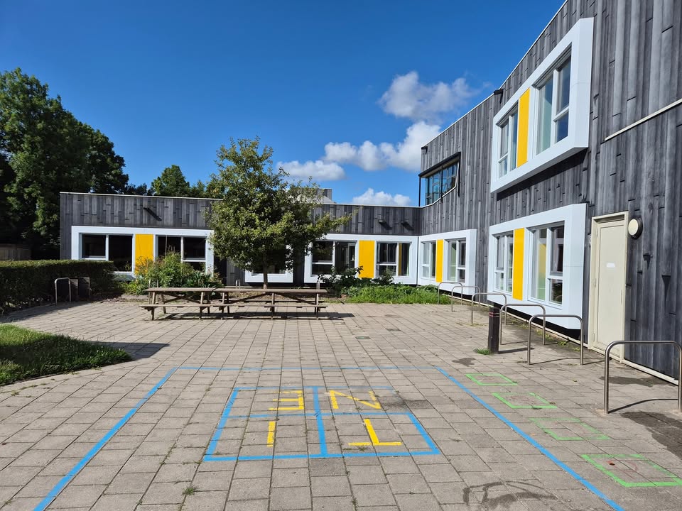 Glazenwasserheerhugowaard.nl - Schoonmaak en Bedrijfsdiensten