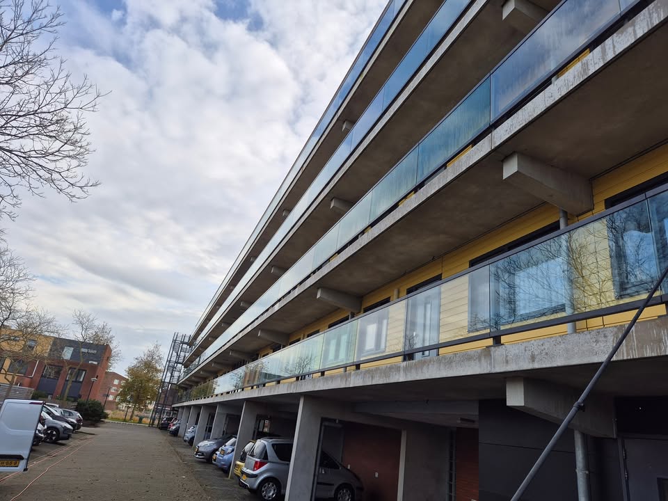 Glazenwasserheerhugowaard.nl - Schoonmaak en Bedrijfsdiensten