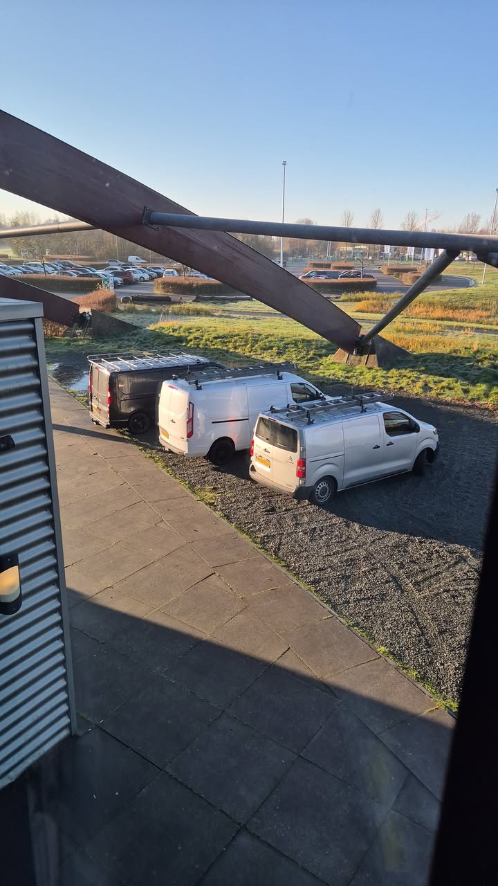 Glazenwasserheerhugowaard.nl - Schoonmaak en Bedrijfsdiensten
