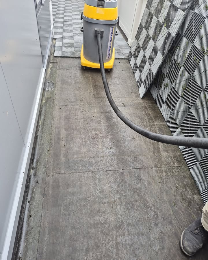 Glazenwasserheerhugowaard.nl - Schoonmaak en Bedrijfsdiensten